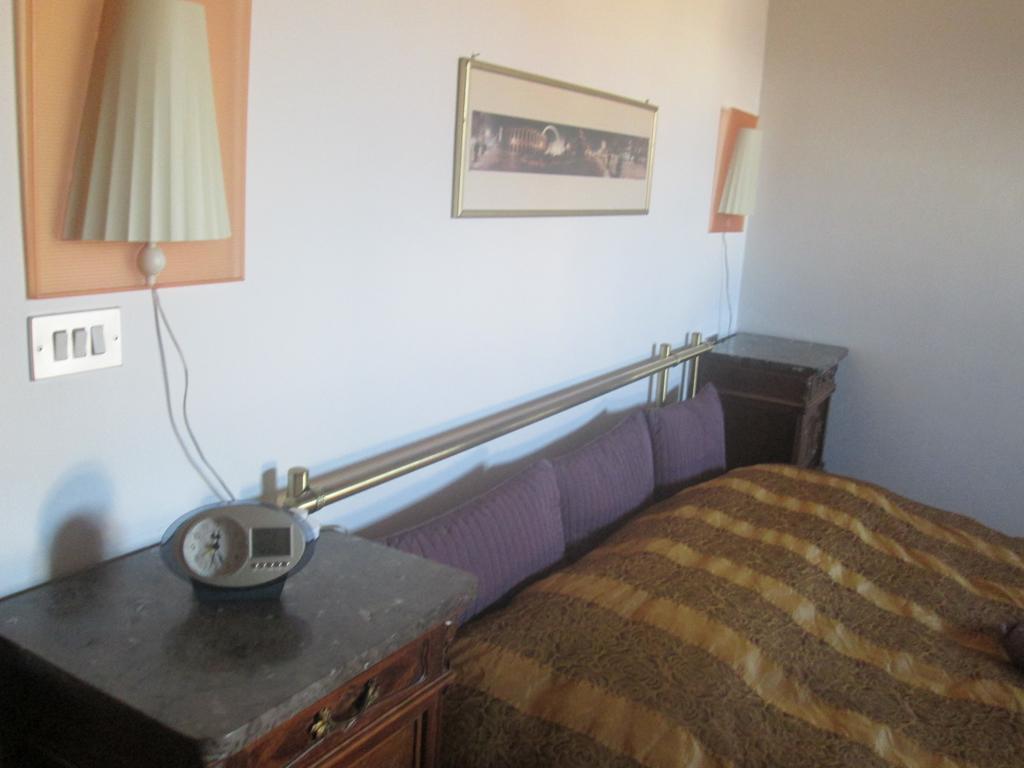 Casa Vacanze Mazzanti เวโรนา ภายนอก รูปภาพ